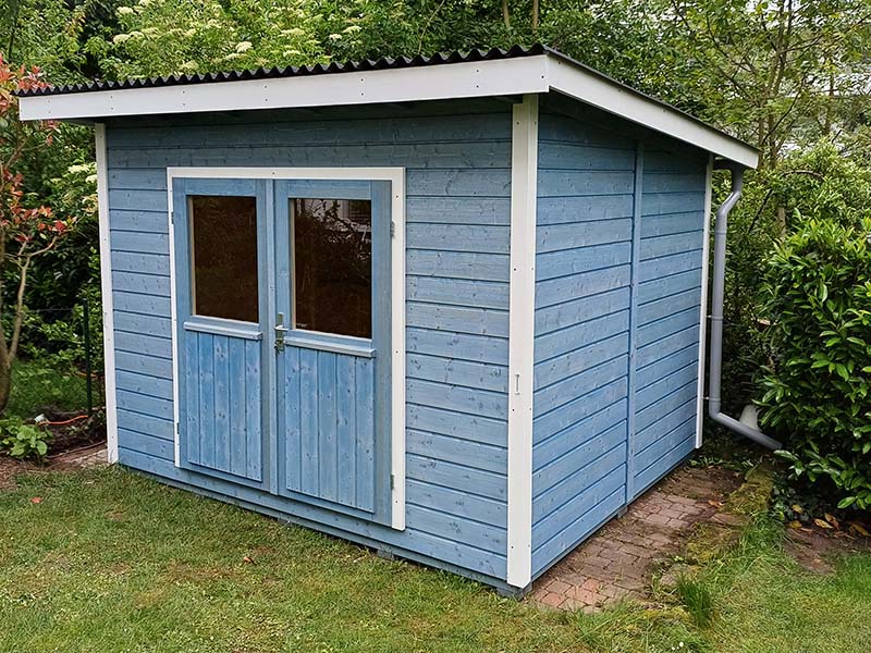 Gartenhaus in friesenblau mit weißen Kanten